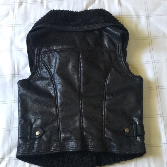 MUDD Black Faux Leather Fur Sherpa Asymmetrical Zip Moto Jacket Vest Sz Large - Picture 9 of 12